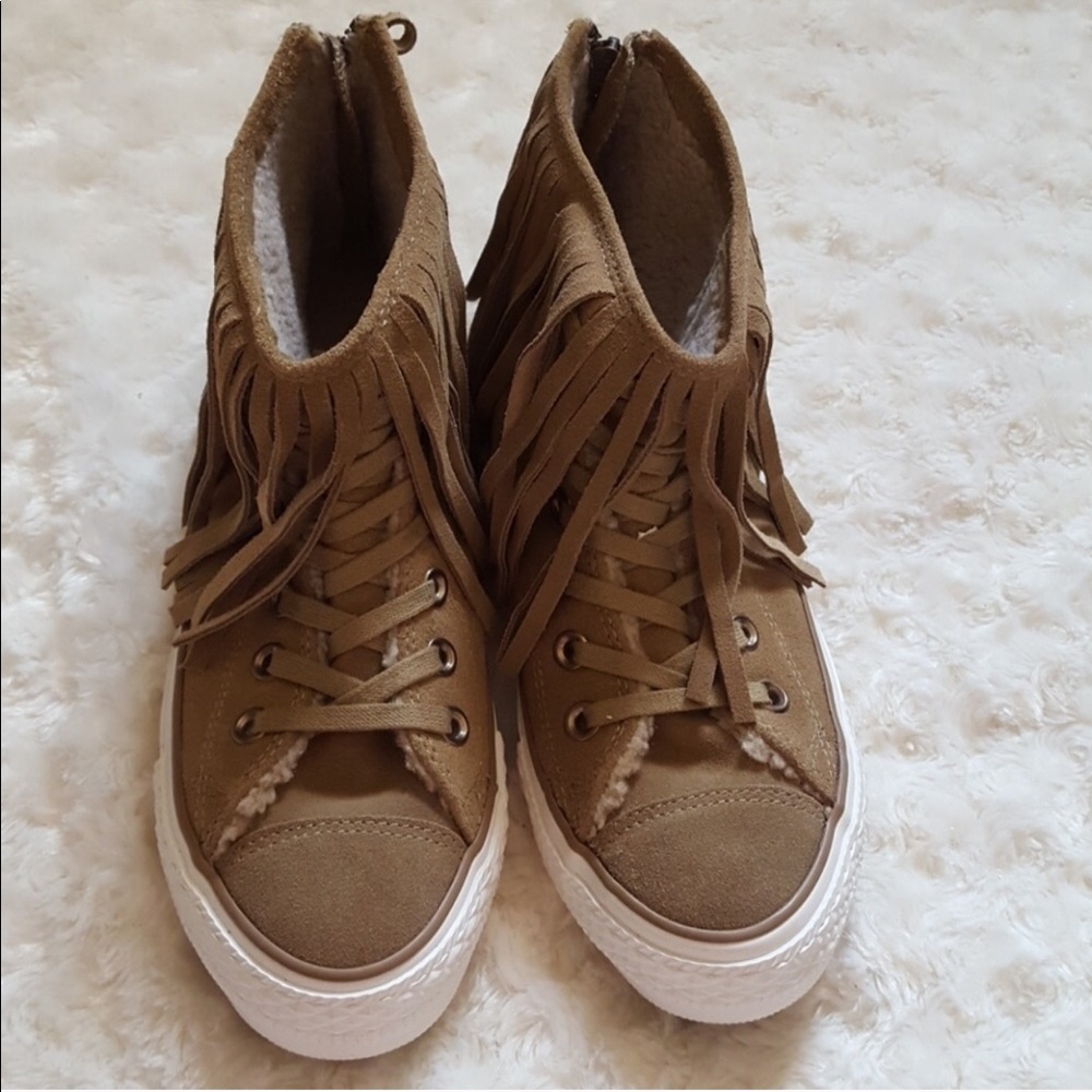 Converse fringe